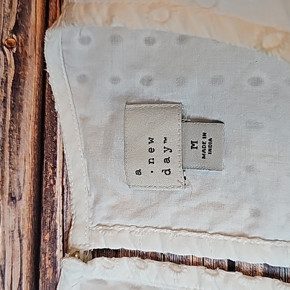 NEW A•NEW•DAY WHITE LINED EYELET LANTERN SLEEVE PULLOVER BLOUSE TOP - Picture 12 of 14